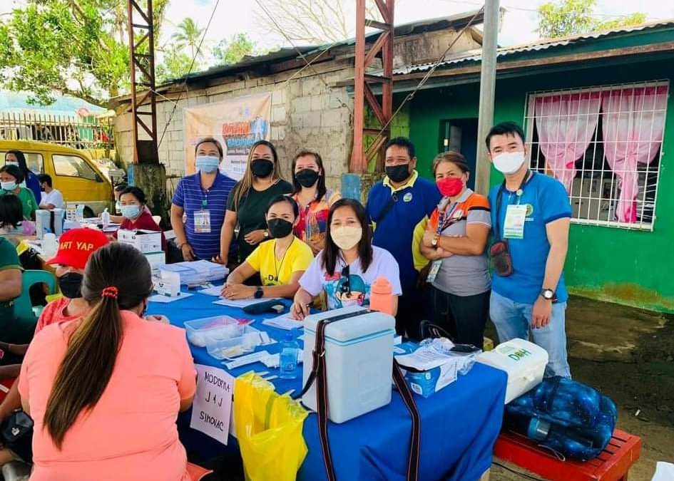 Mobile Vaccination Team at Carmen, Bohol
